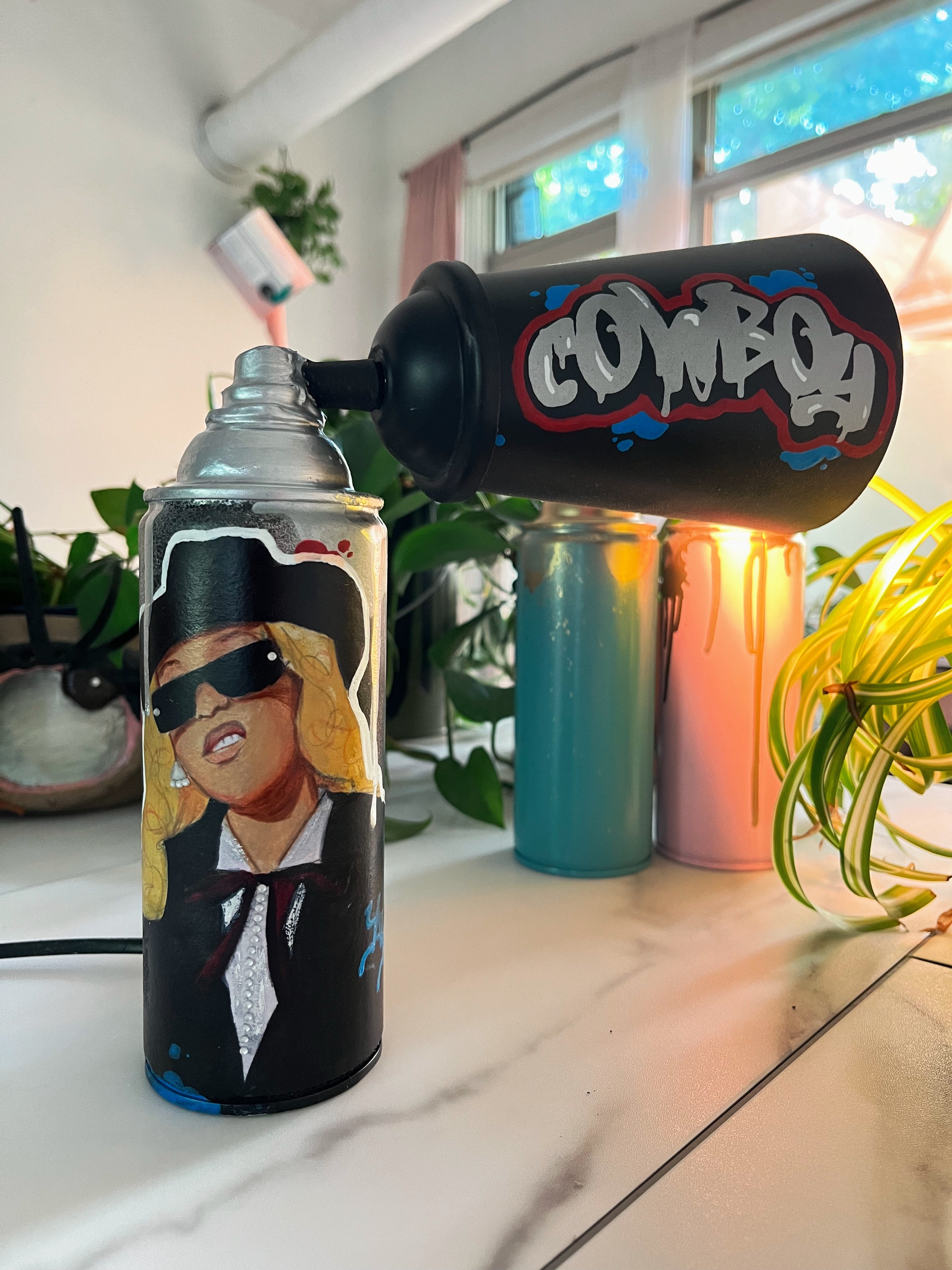 SPRAY CANvas LAMP (portrait)