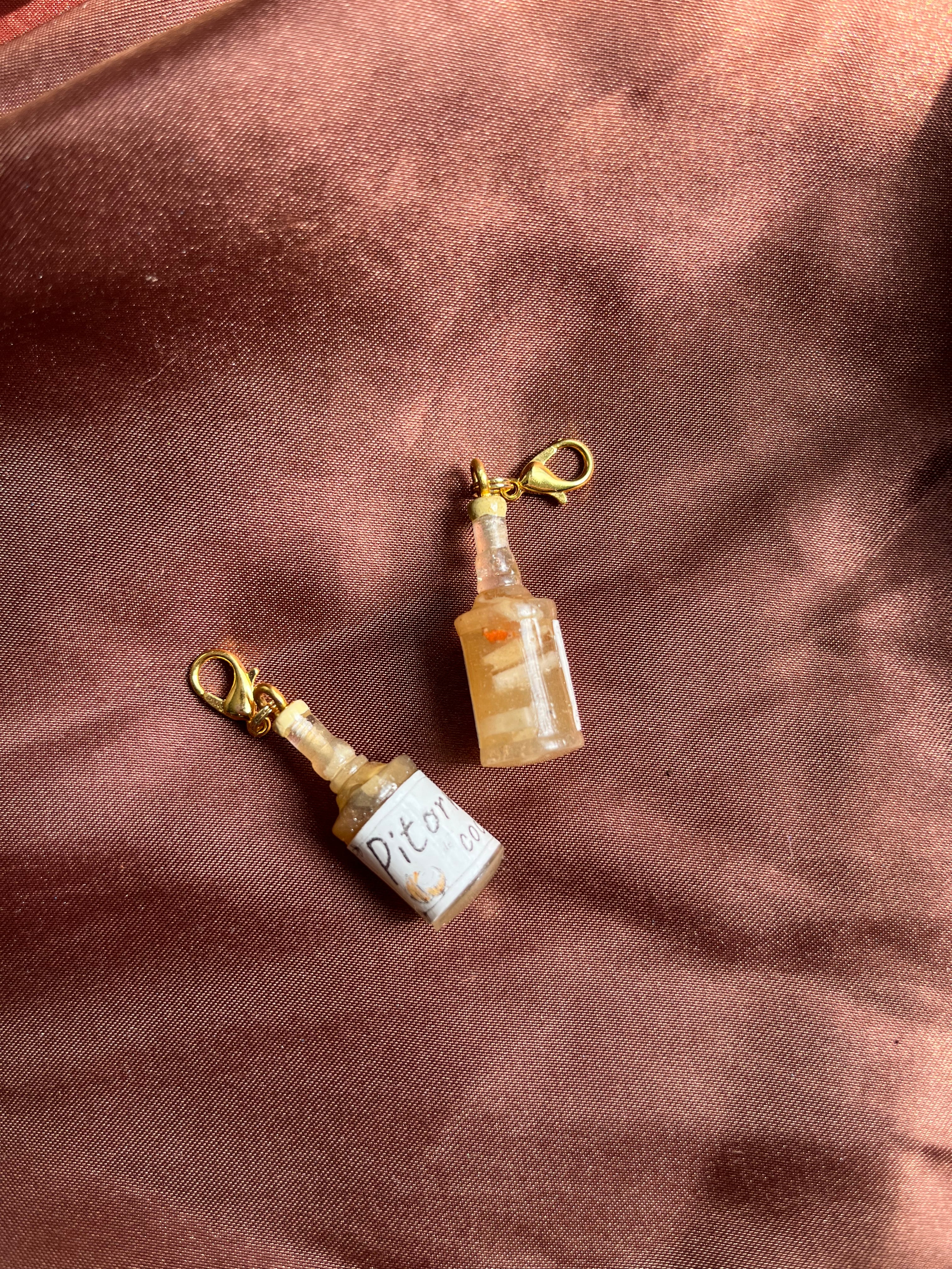 Pitorro De Coco Charm