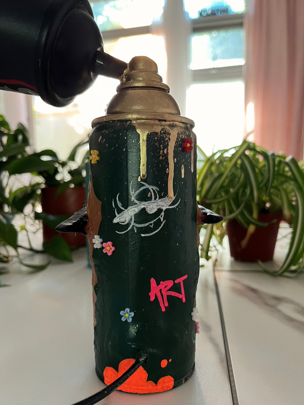 SPRAY CANvas LAMP (Sculpture)