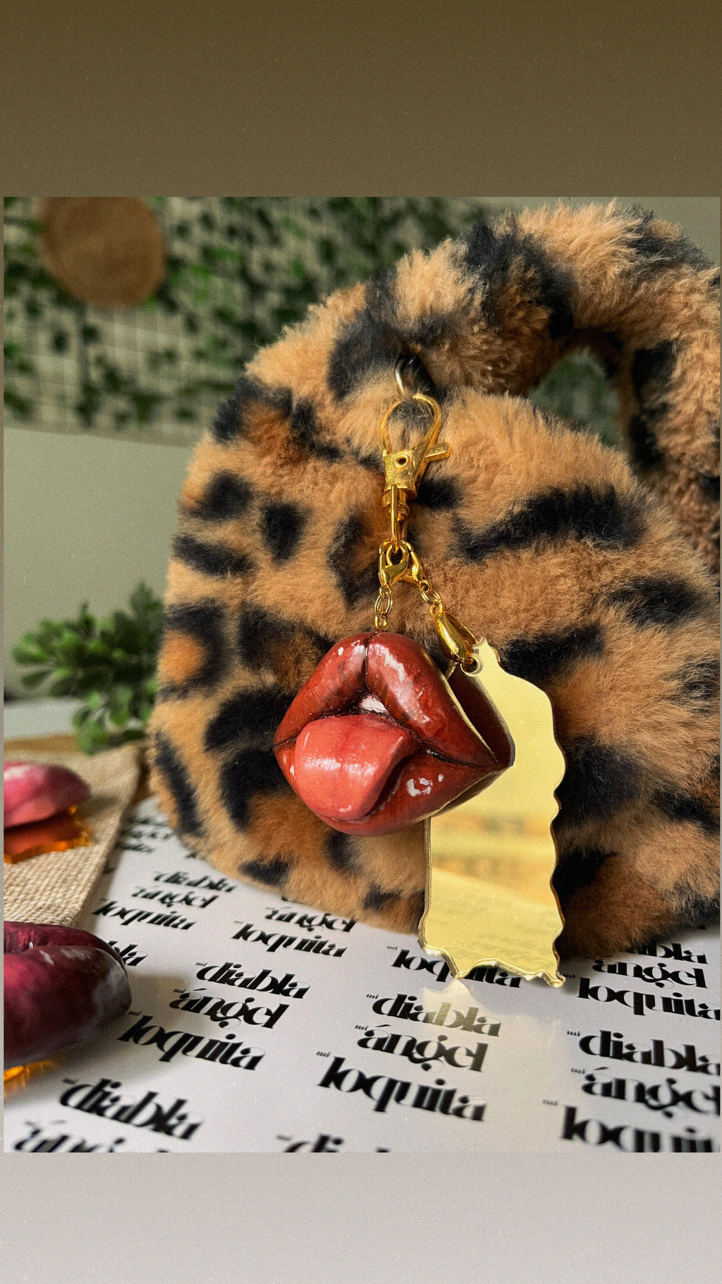 Loquita Charm