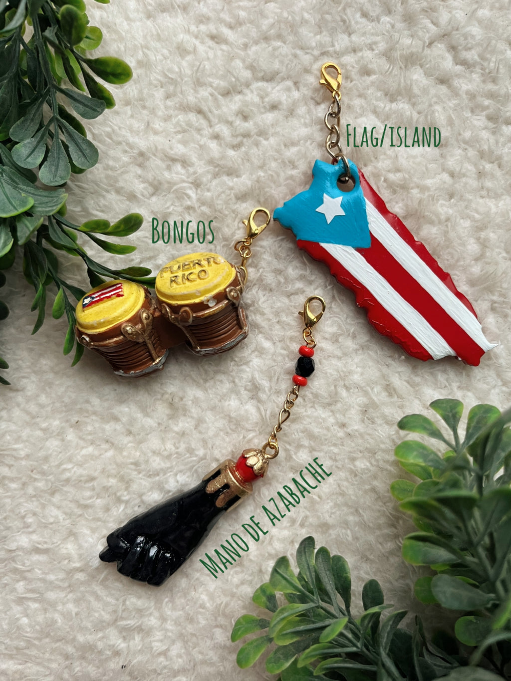 Mano De Azabache Charm
